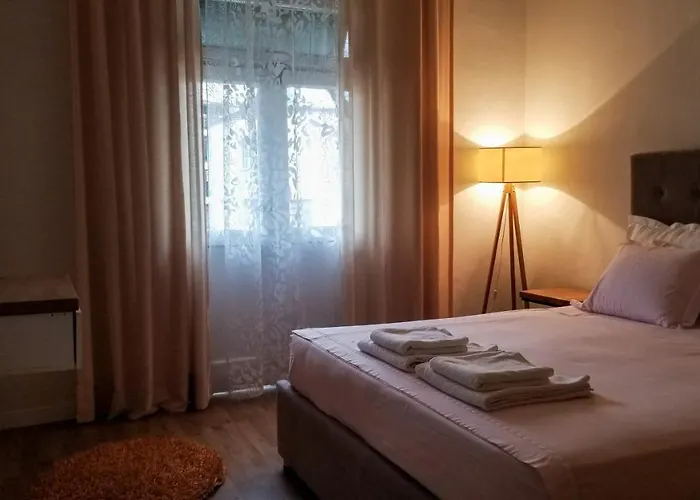 Spacious And Cozy Apartment - Ajia Apartment