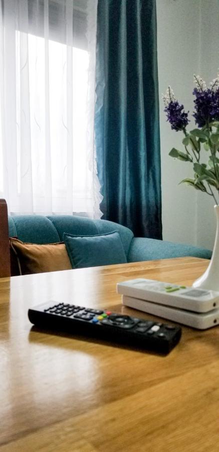 Spacious And Cozy - Ajia Apartman *