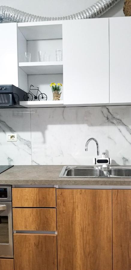 Apartman Spacious And Cozy - Ajia Tirana