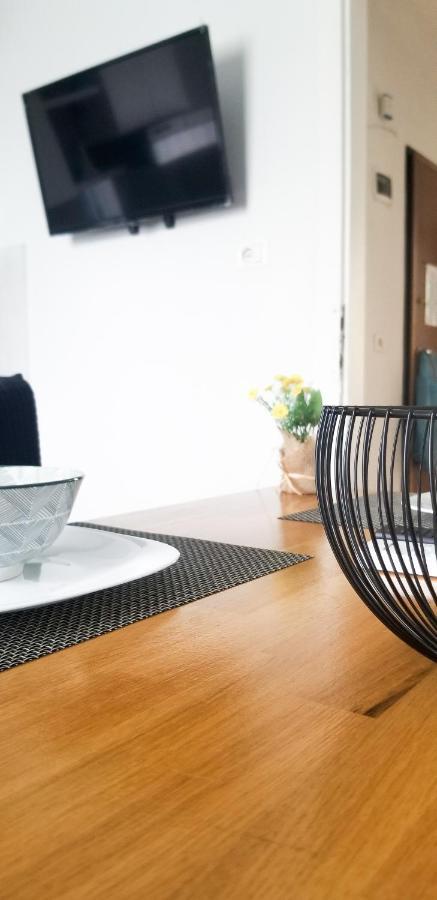 Spacious And Cozy - Ajia Apartment *